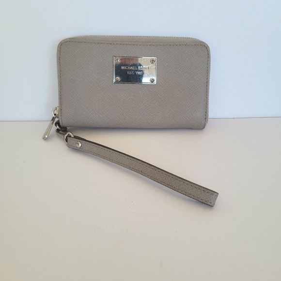 MICHAEL KORS Gray Saffiano Leather Zip Around Wallet Wristlet Medium Logo 6x3 - Picture 1 of 9